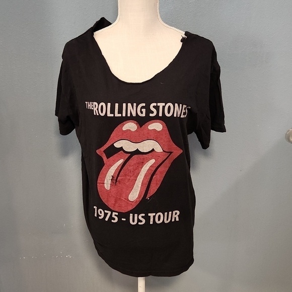 the Rolling Stones Tops - Rolling stones band tee shirt 1975 tour Retro Streetwear